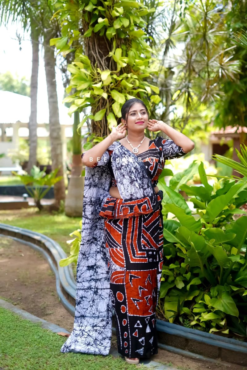 bathik saree handmade batik saree in White ,brown and black, Sri Lanka